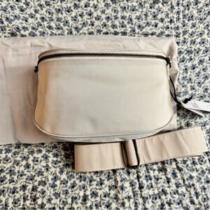 NWT Andar Waymaker Active